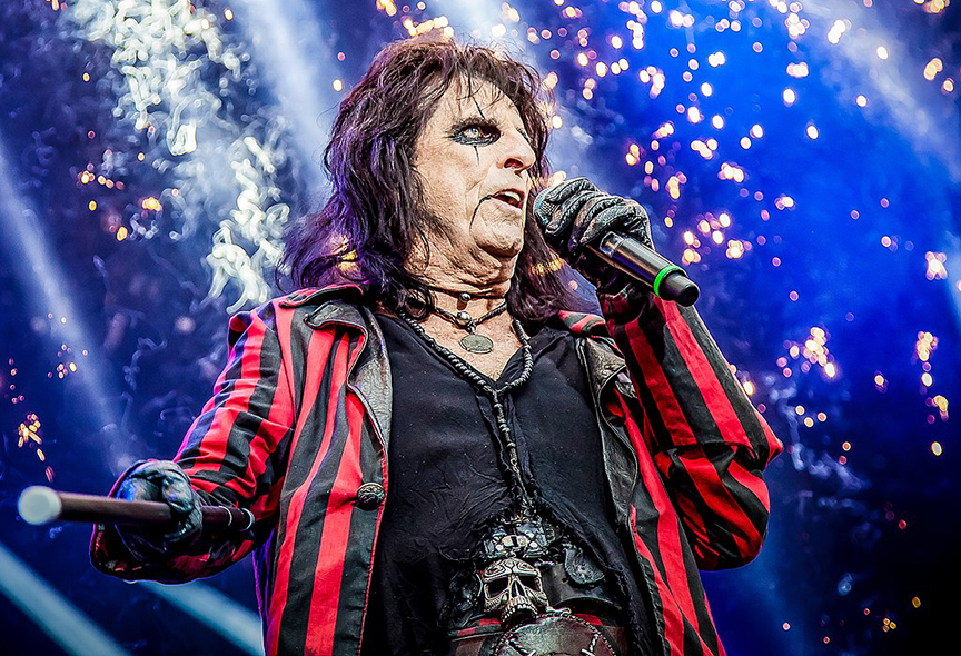 Alice Cooper on stage; close up