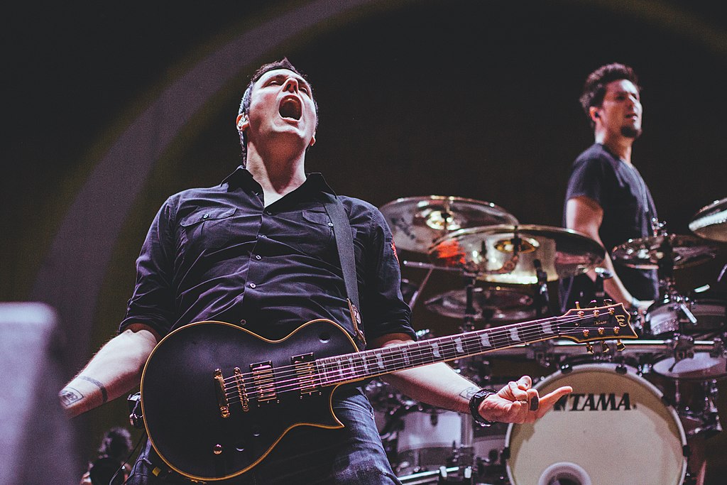 Breaking Benjamin live performance